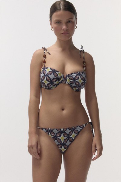 TOP BIKINI LOVE STORIES...