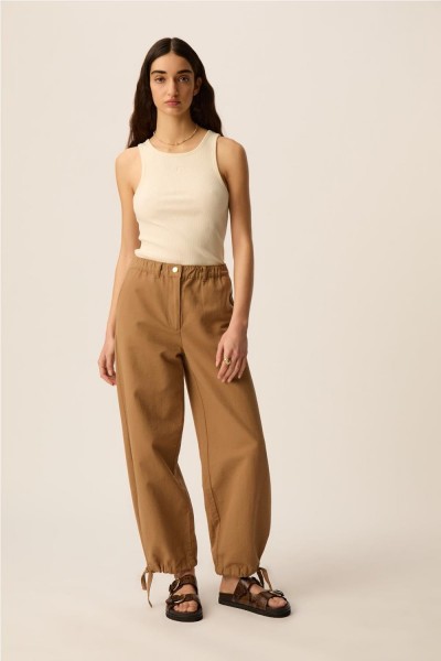 PANTALON DES PETTIS HUATS... 2