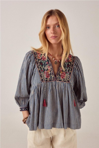 BLUSA MAISON HOTEL APRIL